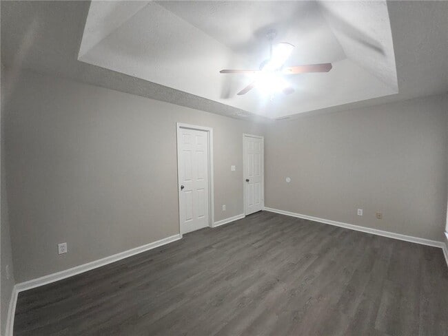 Building Photo - 3225 Landgraf Close