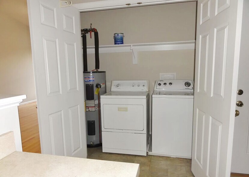 Laundry - 334 Lora Dr