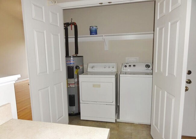 Laundry - 334 Lora Dr