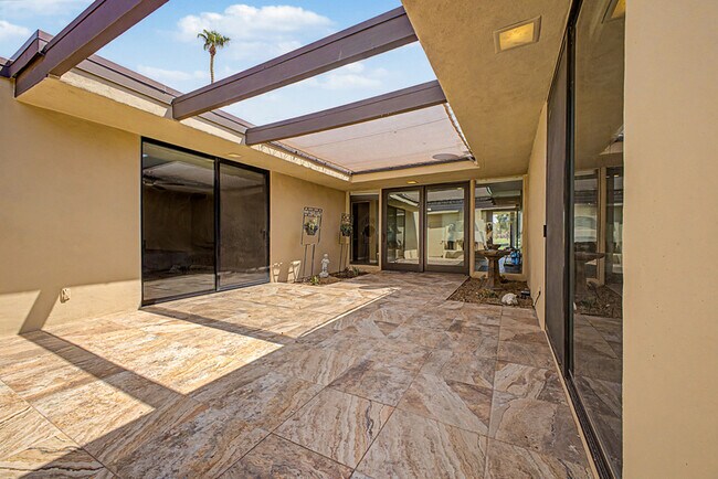 Building Photo - 7825 E San Carlos Rd