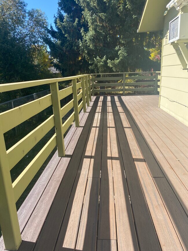 Side deck - 317 N 21st Ave