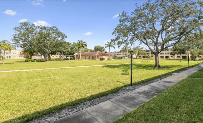 Building Photo - 2 Bed 2 Bath Condo for Rent in 55+ Peaceful Community!