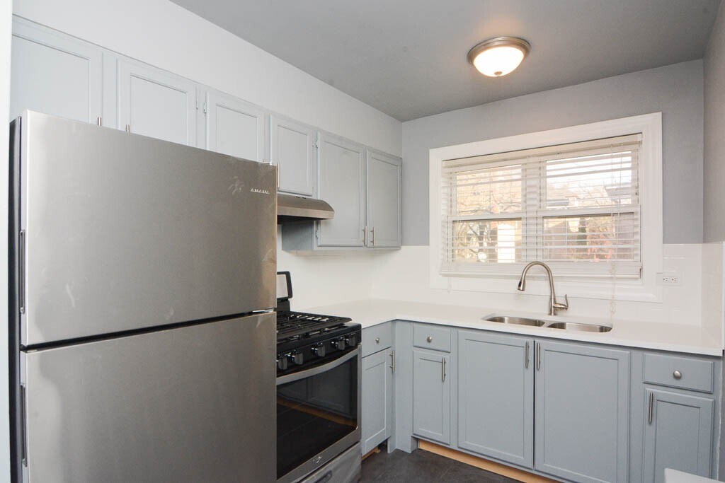 Building Photo - 7435 N Winchester Ave