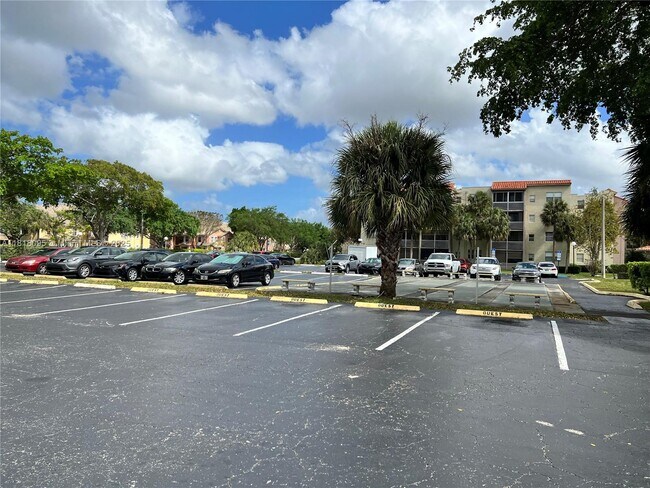 Building Photo - 1800 SW 81st Ave