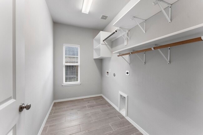 Building Photo - 156 Buckeye Dr