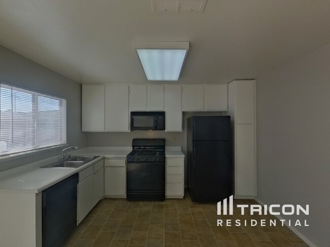 Building Photo - 1768 S Christy Ln