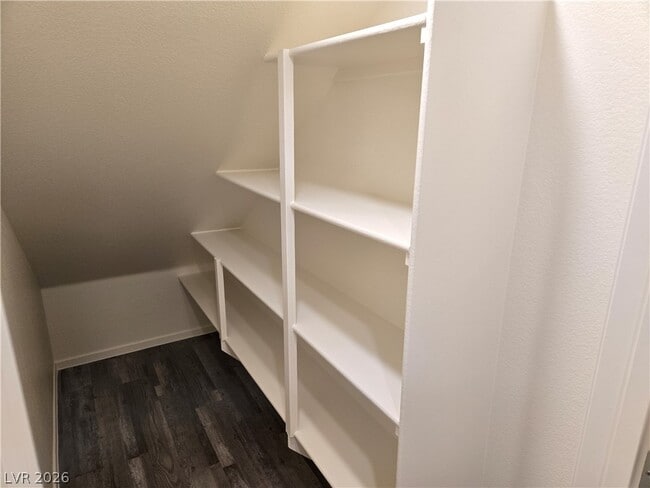 Building Photo - 6079 Cosmos Gdn St