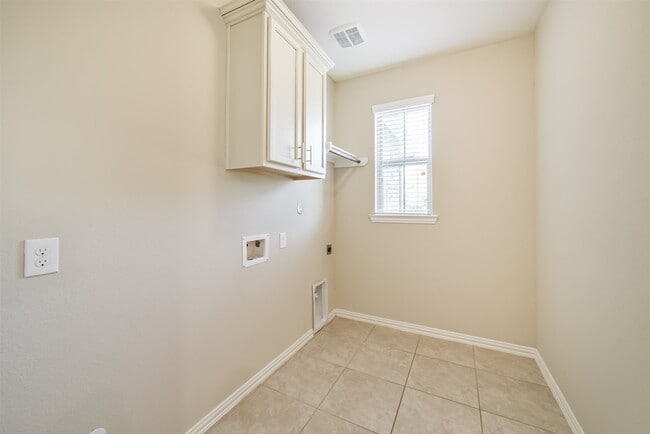 Building Photo - 22326 Tiltwood Ln