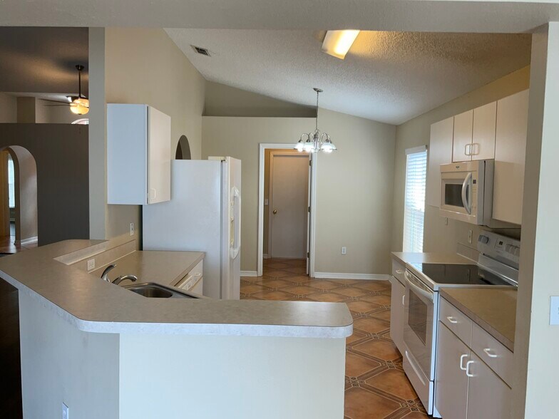 Building Photo - 1220 Dragon Head Dr