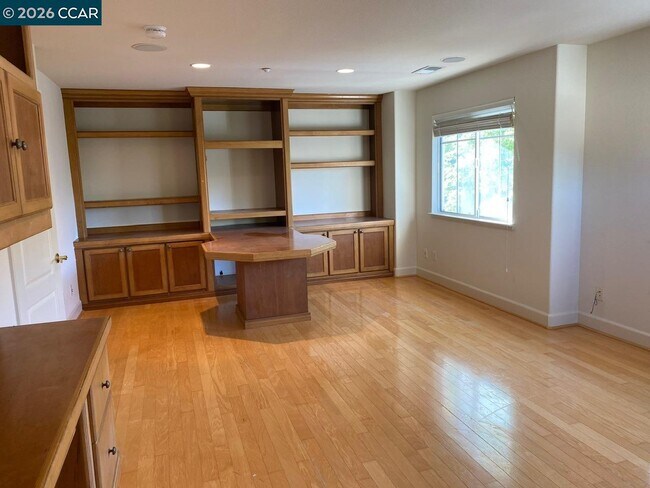 Building Photo - 171 Shadowhill Cir