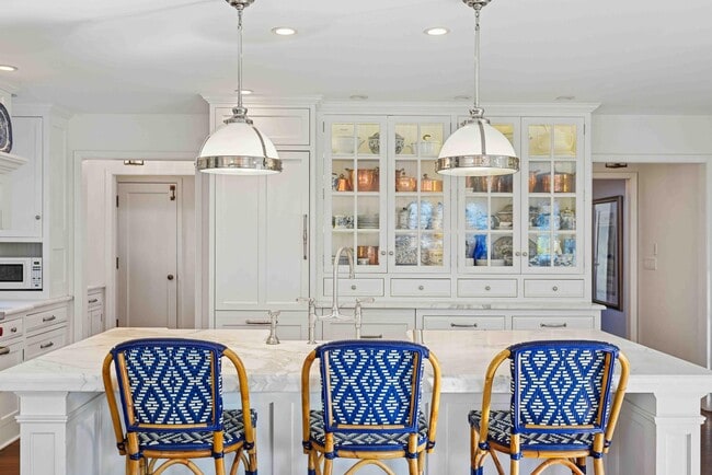 Building Photo - 5969 N Shore Dr