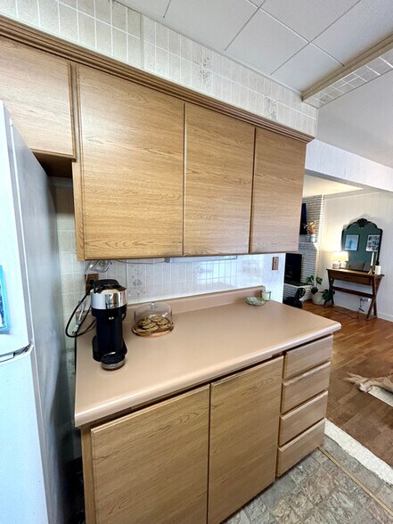 Building Photo - 12090 Country Ln