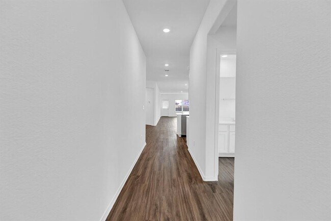 Building Photo - 332 Escondido Cir