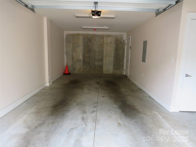 Building Photo - 416 N McDowell St