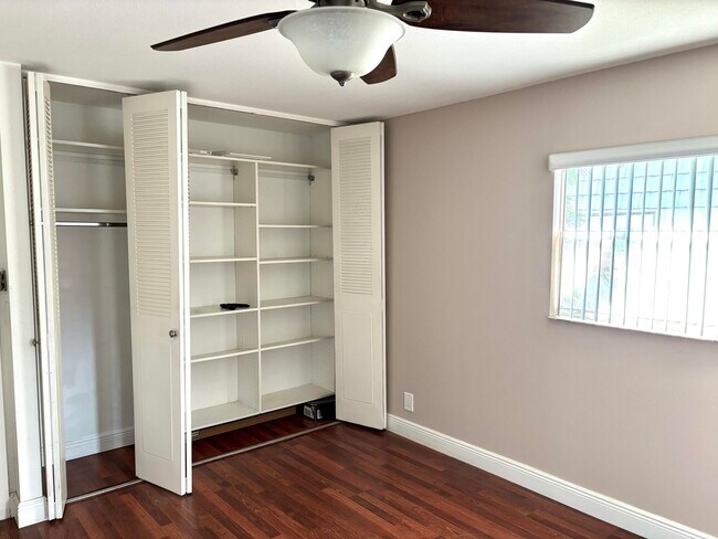 Building Photo - 185 Valencia H