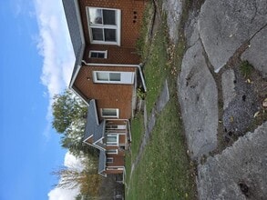 Building Photo - 1364 W Midland Rd