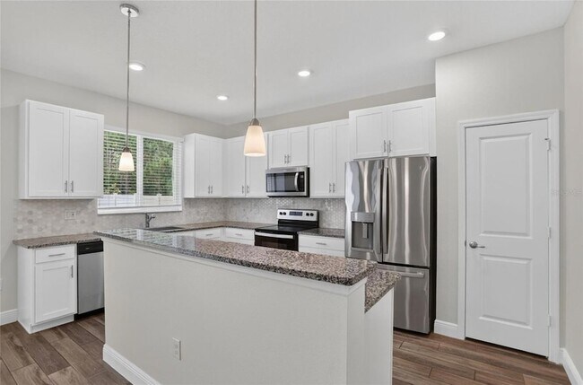Building Photo - 16420 Winding Preserve Cir