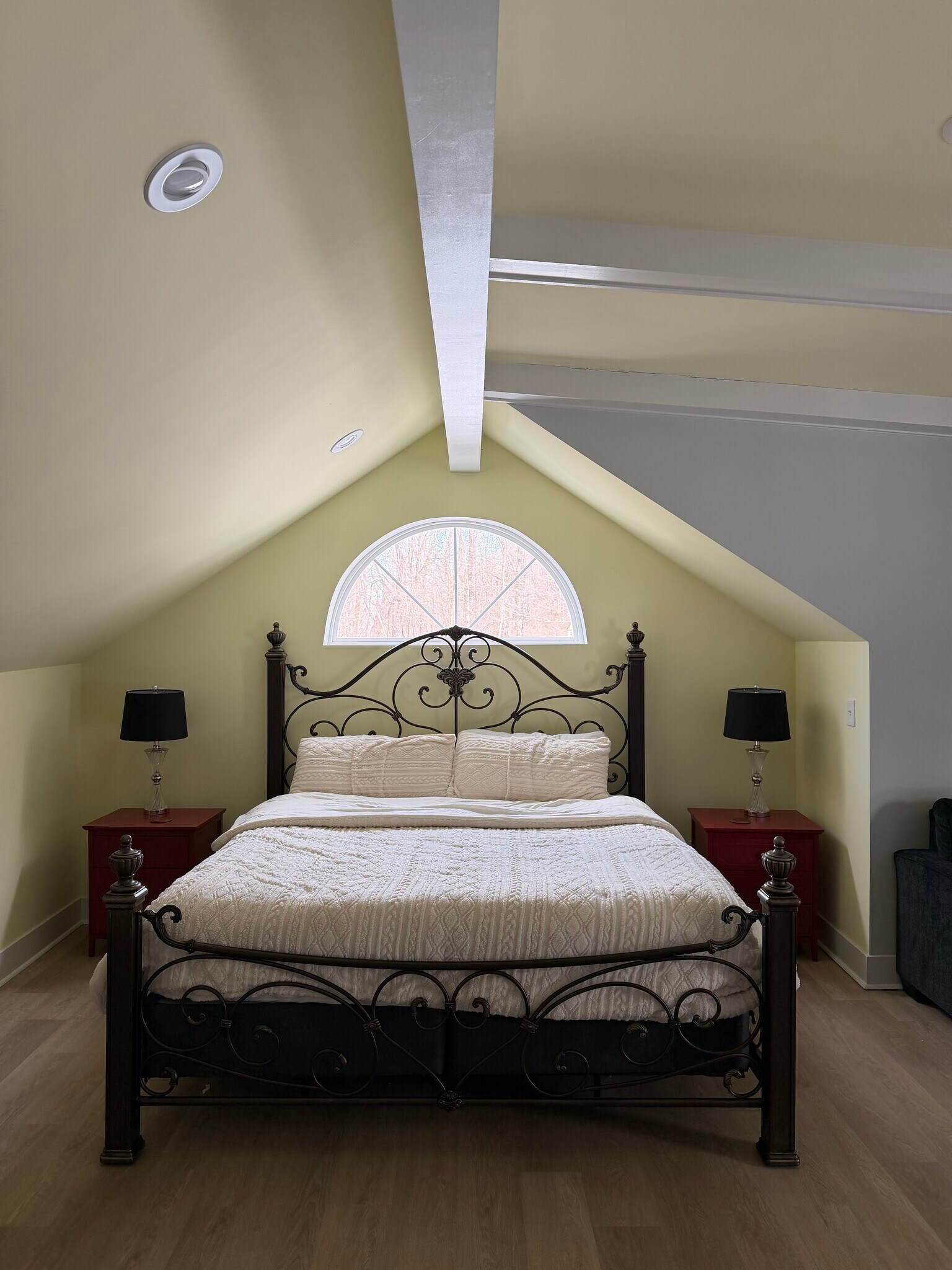 Building Photo - 216 S Sugan Rd