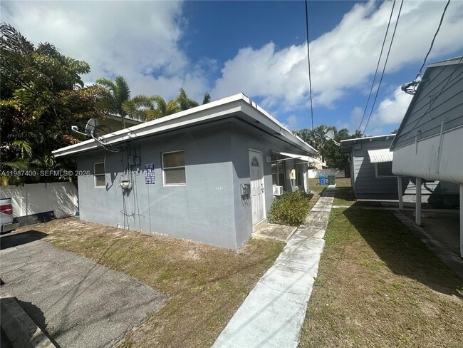 Building Photo - 1271 NE 32nd St