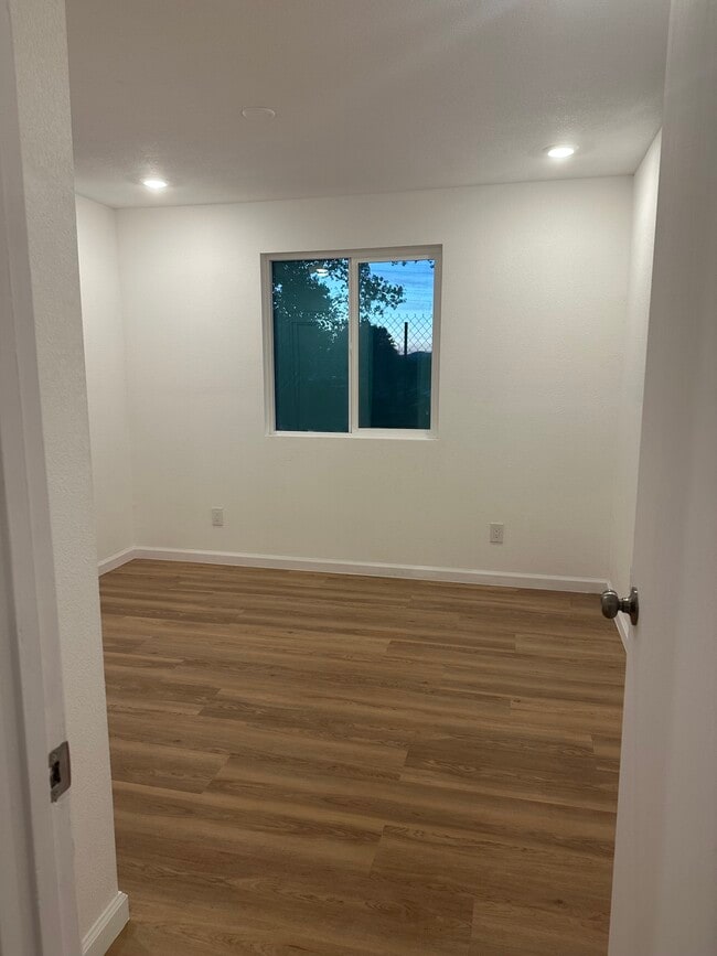 Building Photo - Phillips Lane