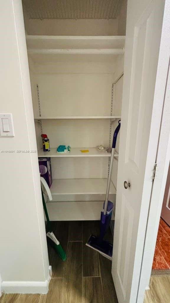 Building Photo - 3625 N Country Club Dr