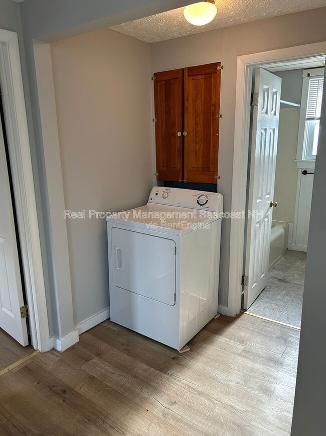 Building Photo - 11 Glen St