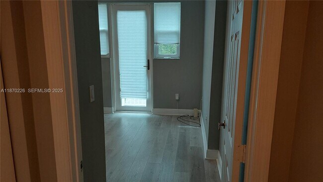 Building Photo - 1115 N 17th Ave