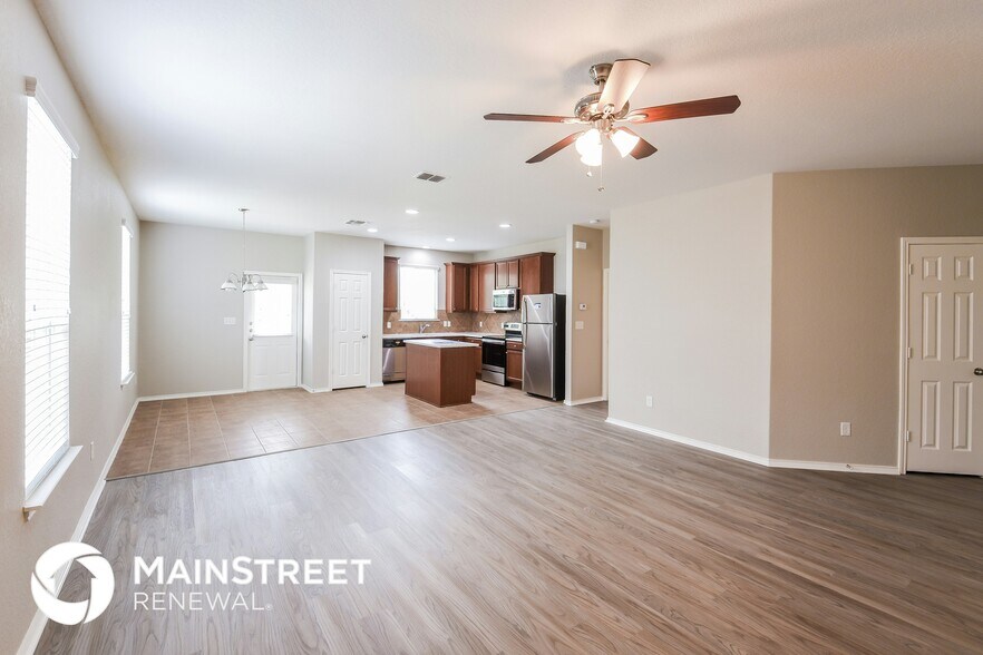 Building Photo - 11942 Fieldcrest Run