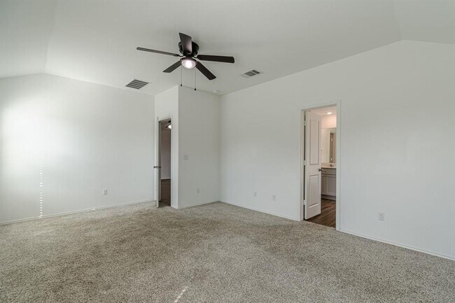 Building Photo - 341 Escondido Cir