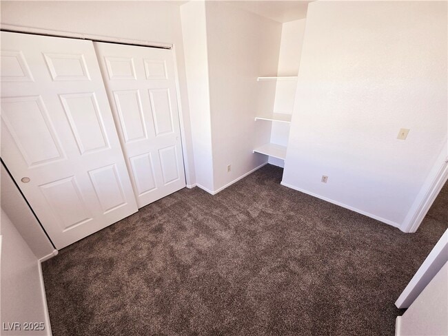 Building Photo - 7525 Hickory Hills Dr