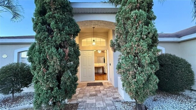 Building Photo - 175 Cloverdale Rd