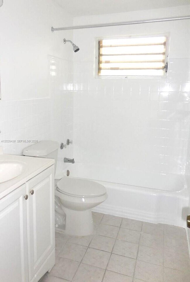 Building Photo - 8040 Tatum Waterway Dr