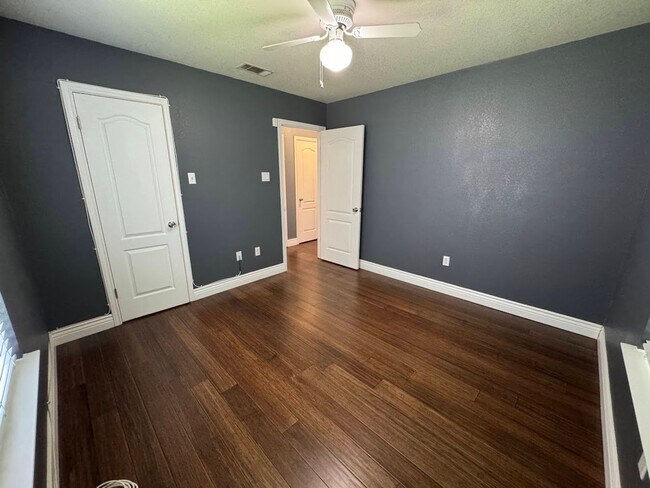 Building Photo - 3-Bedroom House for Rent in Harker  Heights