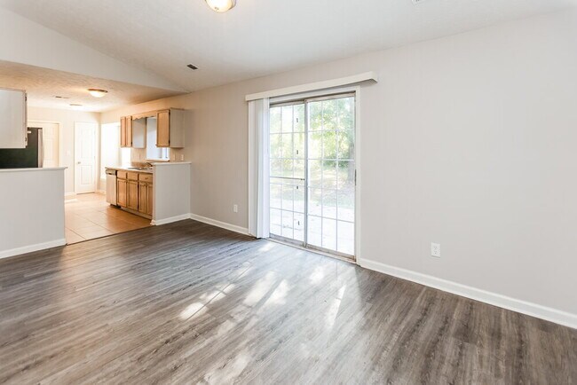 Building Photo - 3810 Greenbrook Dr