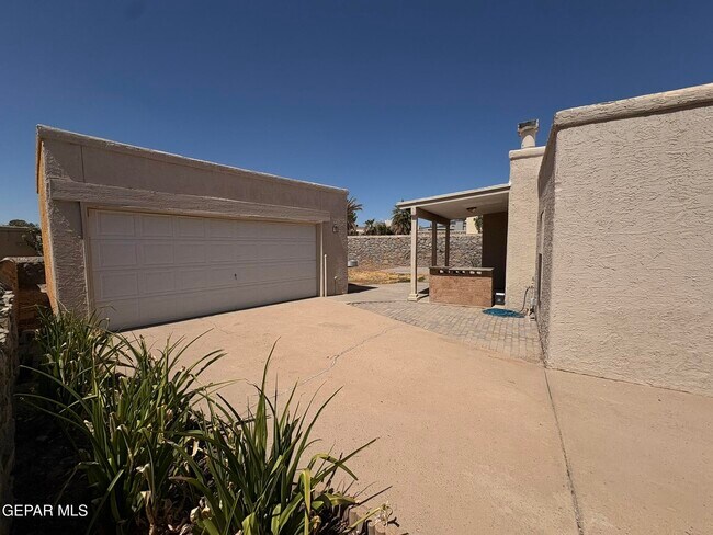 Building Photo - 7148 Villa Hermosa Dr