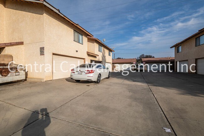 Building Photo - 8404 Laborough Dr