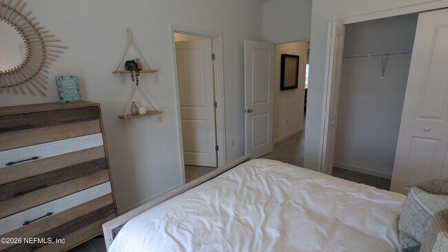 Building Photo - 15615 Thomas Crk Wy