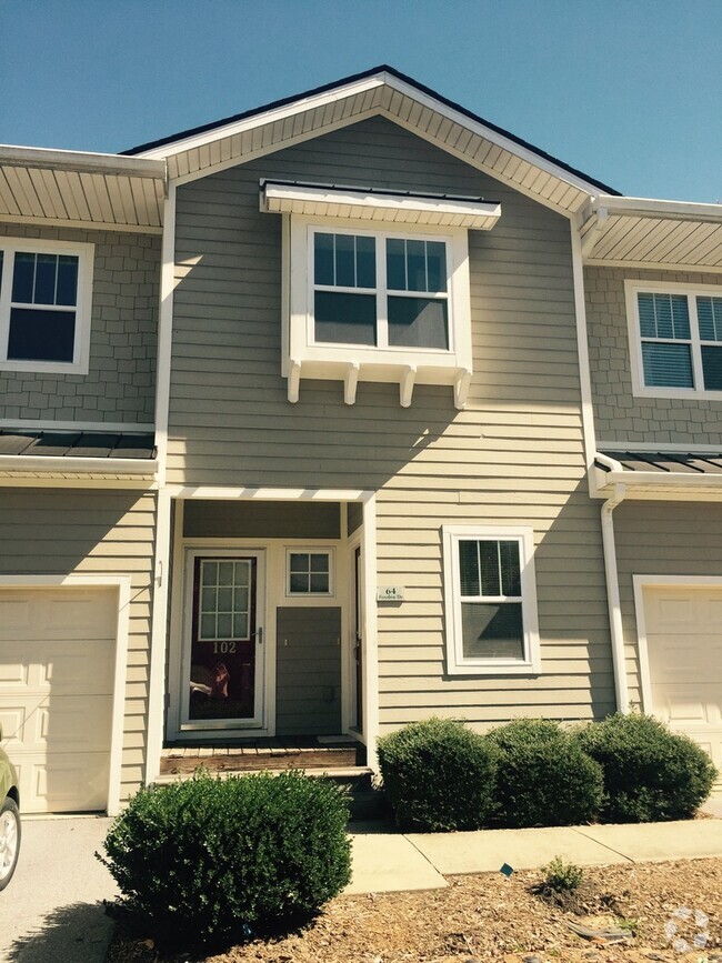 Building Photo - Spacious Condo off Hendersonville Rd