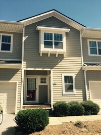 Building Photo - Spacious Condo off Hendersonville Rd