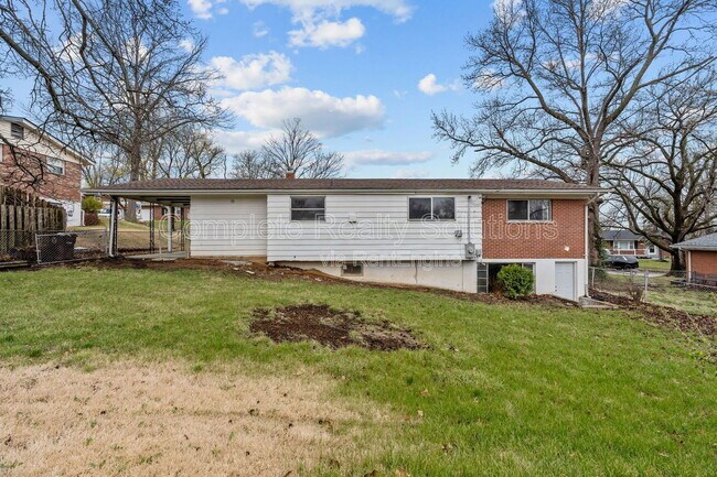 Building Photo - 5150 Wallingford Dr