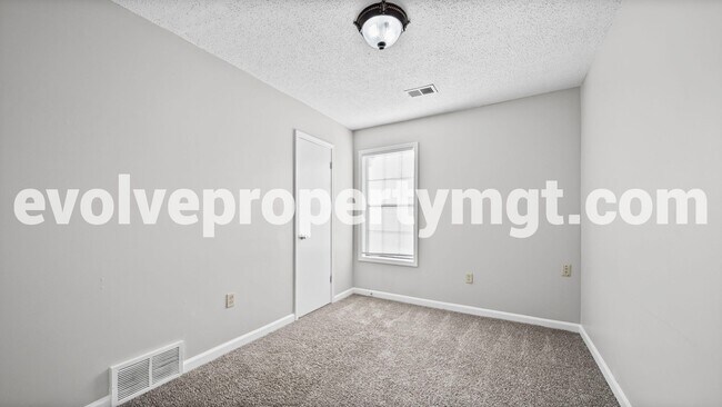 Building Photo - 3712 Firethorne Dr