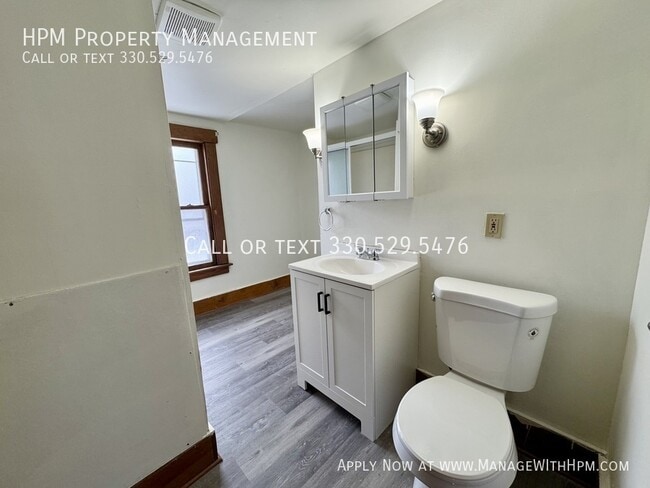 Building Photo - 1722 Harrisburg Rd NE