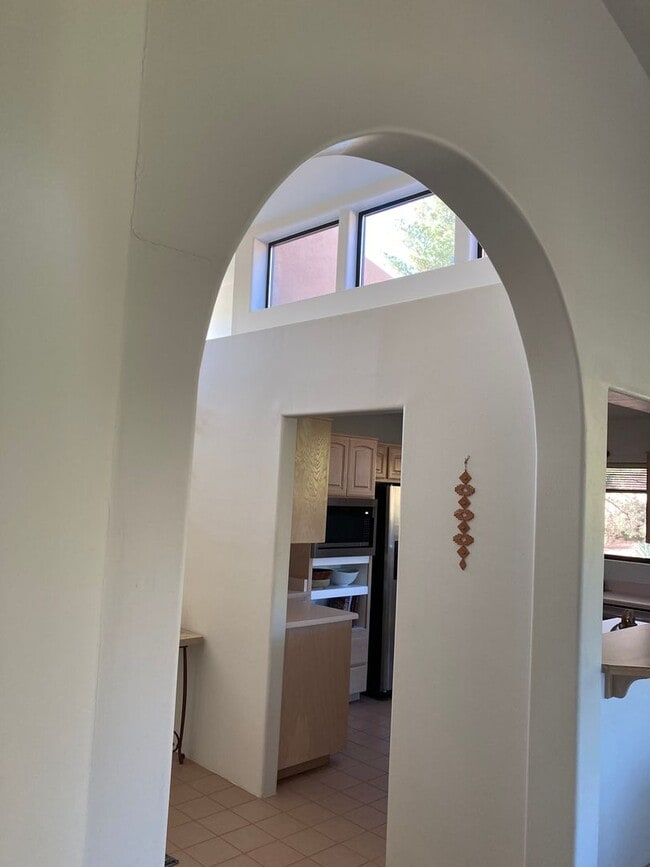 Building Photo - Gorgeous Furnished Arroyo Seco Townhouse with Fabulous Views!