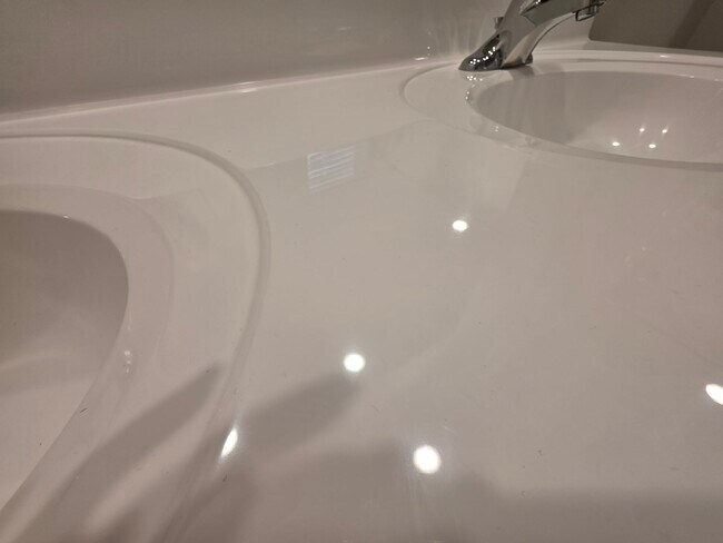 Building Photo - 1120 Wintermead Lp