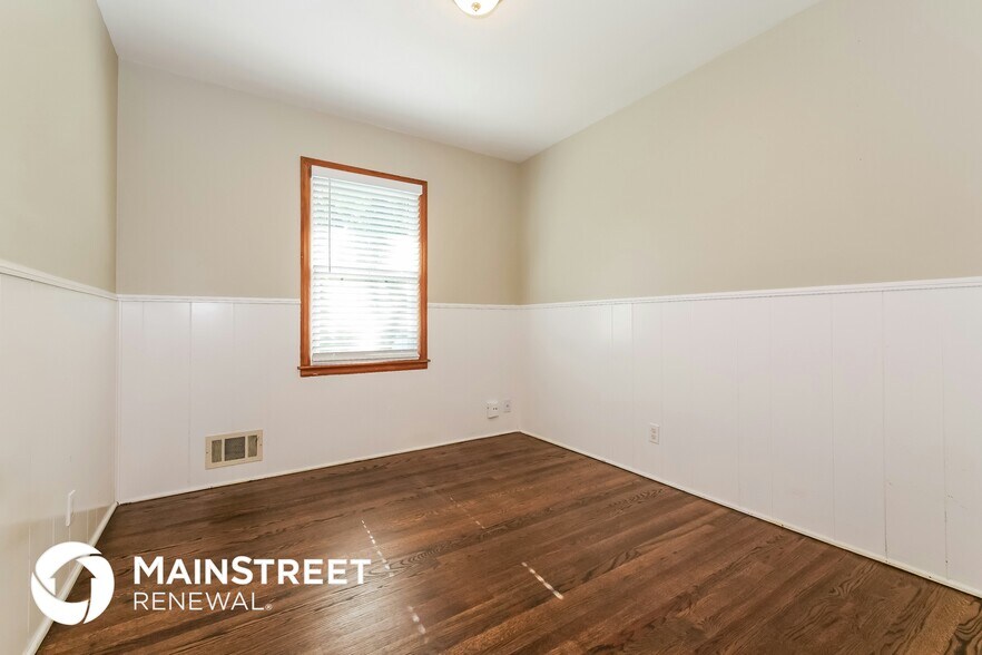 Building Photo - 7106 Ballentine St