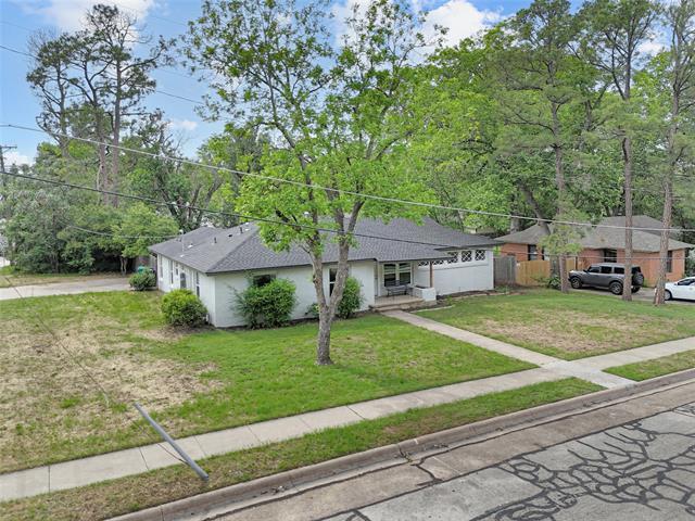 Building Photo - 2203 Glenwood Ln