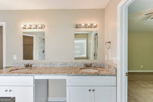 Building Photo - 3909 Wintersweet Dr