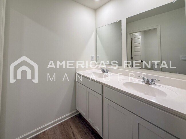 Building Photo - 11562 McCord Ln