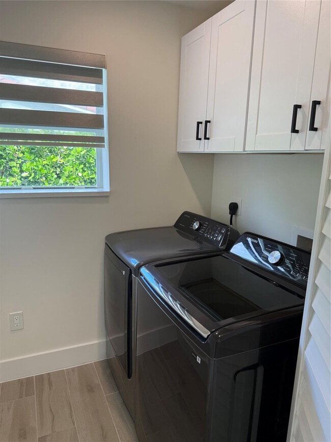 Building Photo - 1269 NW 4th St