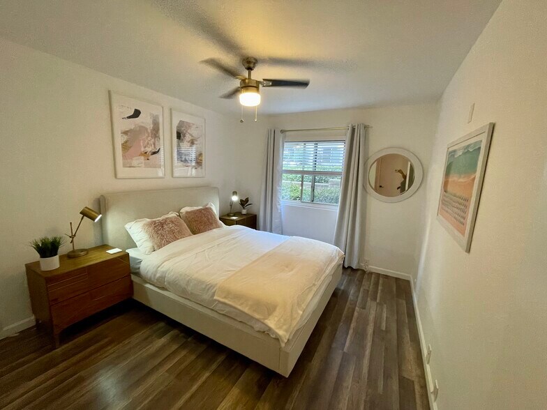black out shades in bedroom - 6386 Rancho Mission Rd